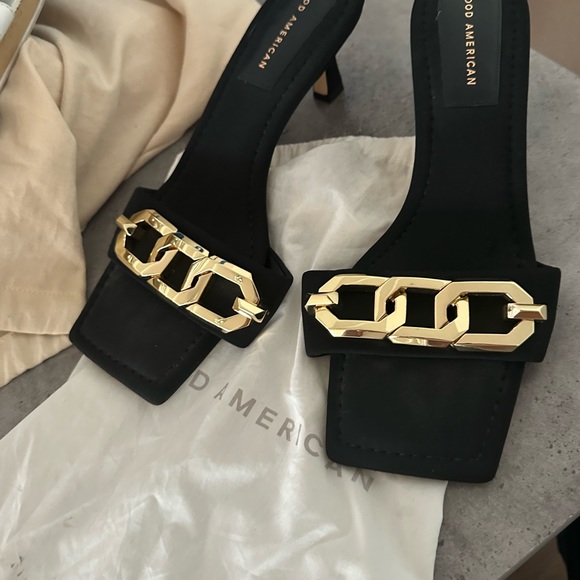 Good American heel - Picture 1 of 3